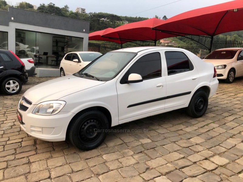 PRISMA 1.4 MPFI LT 8V FLEX 4P MANUAL - 2012 - SERAFINA CORRêA