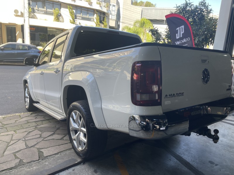 AMAROK 3.0 V6 TDI HIGHLINE CD DIESEL 4MOTION AUTOMÁTICO - 2021 - BENTO GONçALVES