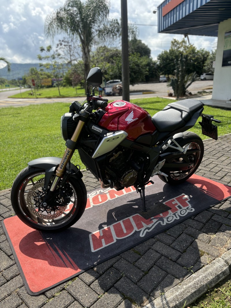 CB 650R  - 2022 - FELIZ