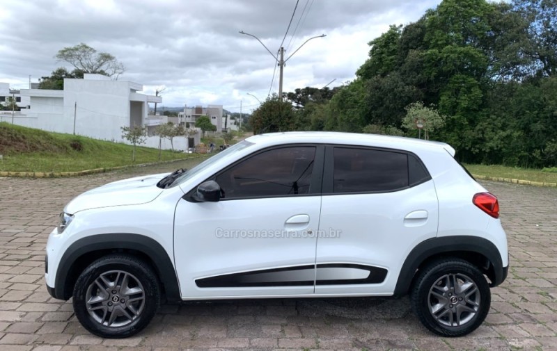 KWID 1.0 12V SCE FLEX INTENSE MANUAL - 2019 - GUAPORé