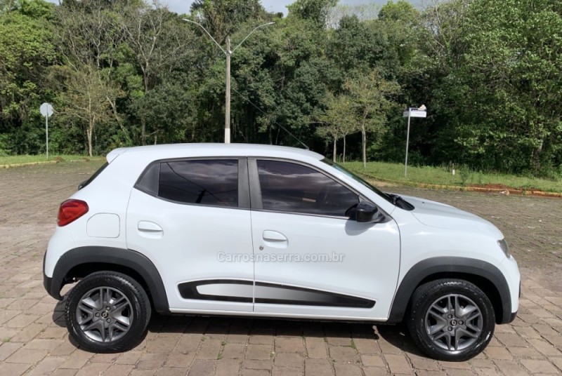 KWID 1.0 12V SCE FLEX INTENSE MANUAL - 2019 - GUAPORé