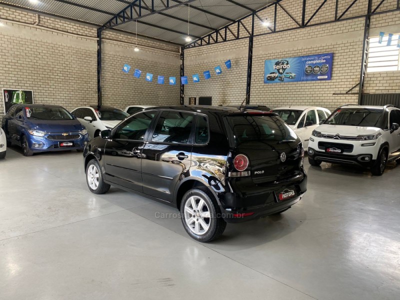 POLO 1.6 MI 8V TOTAL FLEX 4P MANUAL - 2013 - NOVO HAMBURGO