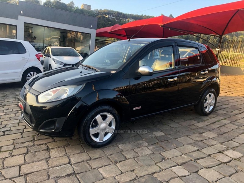 FIESTA 1.6 SE HATCH PLUS 16V FLEX 4P MANUAL - 2012 - SERAFINA CORRêA