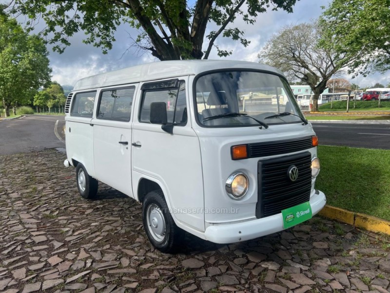 KOMBI 1.4 MI STD LOTAÇÃO 8V FLEX 3P MANUAL - 2012 - DOIS IRMãOS