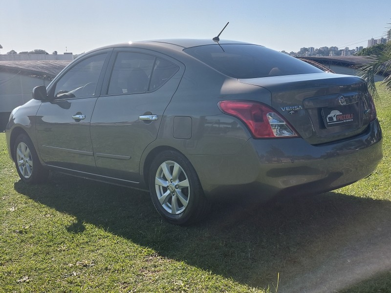 VERSA 1.6 16V FLEX SL 4P MANUAL - 2013 - CAXIAS DO SUL