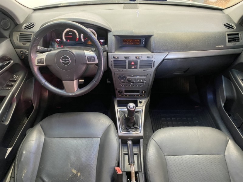 VECTRA 2.0 MPFI GT HATCH 8V FLEX 4P MANUAL - 2011 - CAXIAS DO SUL