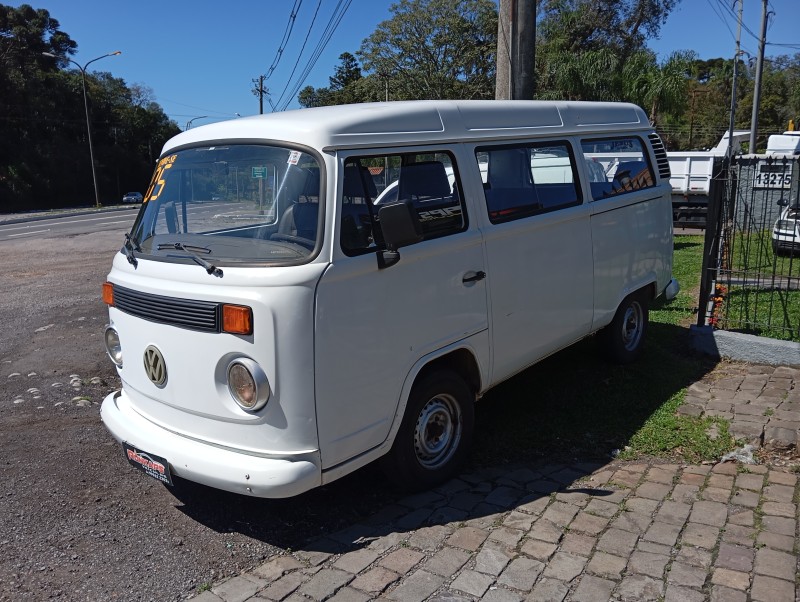 KOMBI 1.6 MI STD LOTAÇÃO 8V GASOLINA 3P MANUAL