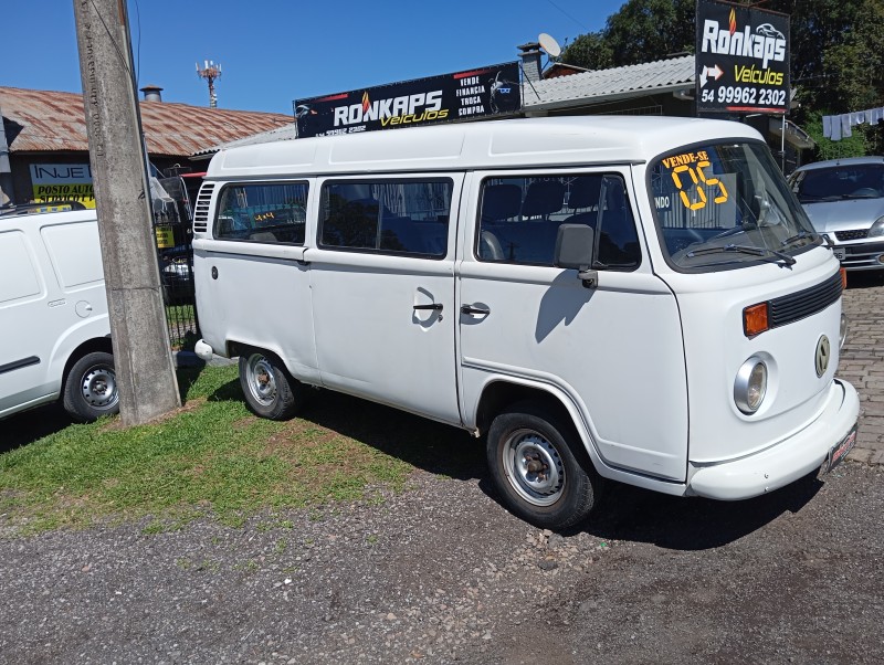 KOMBI 1.6 MI STD LOTAÇÃO 8V GASOLINA 3P MANUAL - 2005 - CAXIAS DO SUL