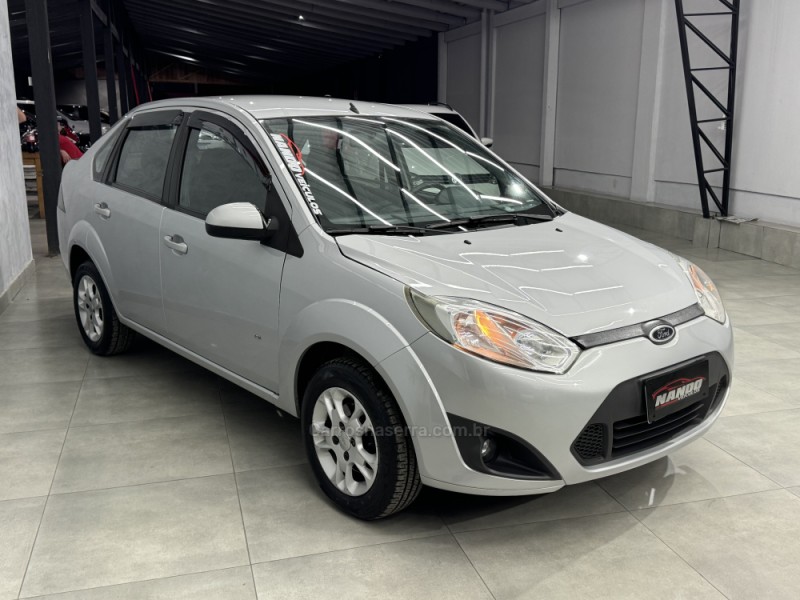 FIESTA 1.6 ROCAM SE SEDAN 8V FLEX 4P MANUAL - 2014 - SAPIRANGA