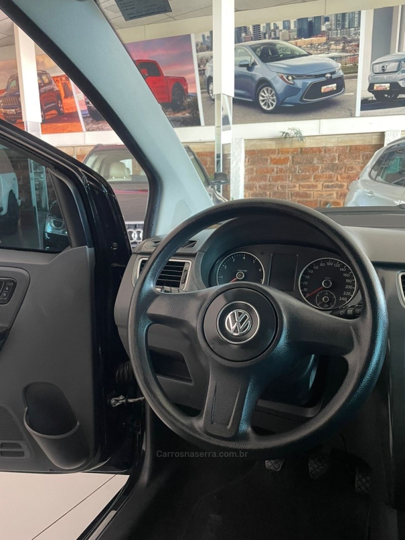 FOX 1.6 MI BLUEMOTION 8V FLEX 4P MANUAL - 2013 - PAROBé