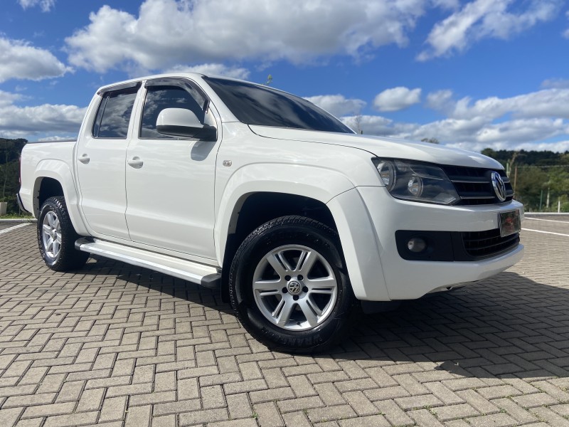 AMAROK 2.0 TRENDLINE 4X4 CD 16V TURBO INTERCOOLER DIESEL 4P MANUAL - 2013 - CAXIAS DO SUL