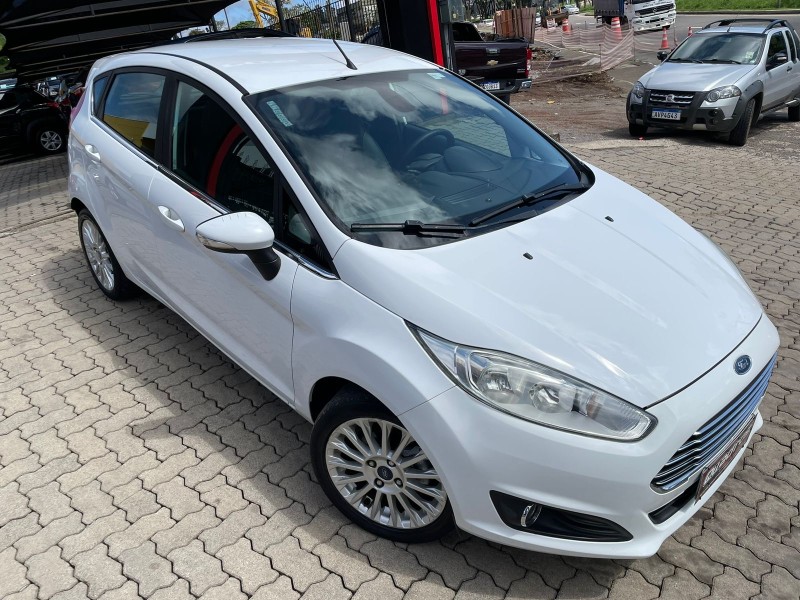 FIESTA 1.6 TITANIUM HATCH 16V FLEX 4P AUTOMÁTICO - 2015 - CAXIAS DO SUL