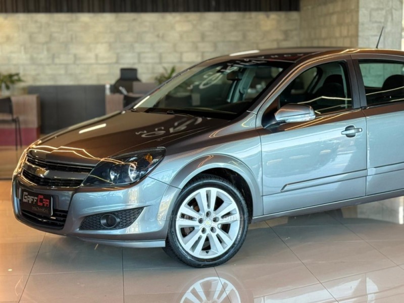 VECTRA 2.0 MPFI GT HATCH 8V FLEX 4P MANUAL - 2011 - DOIS IRMãOS