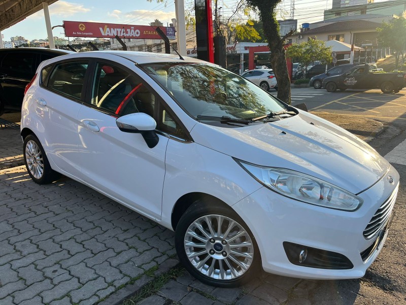 FIESTA 1.6 TITANIUM HATCH 16V FLEX 4P AUTOMÁTICO