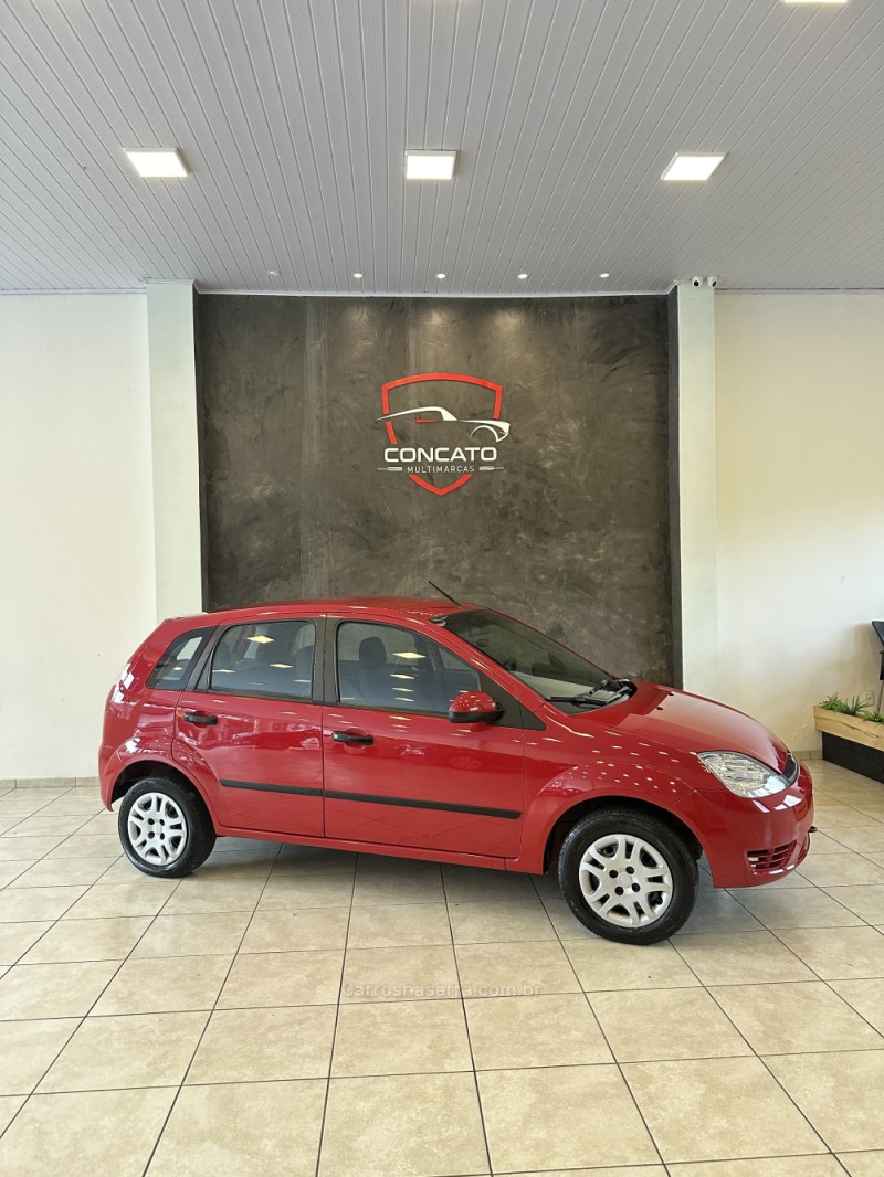 FIESTA 1.0 MPI PERSONNALITÉ 8V GASOLINA 4P MANUAL - 2004 - FARROUPILHA