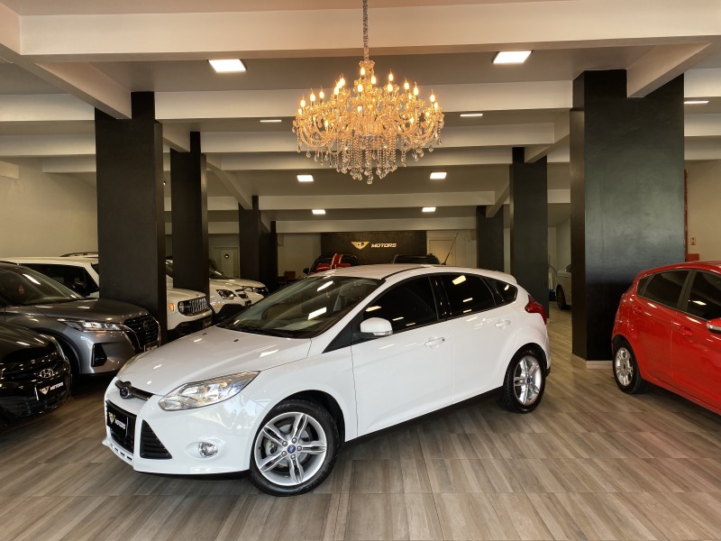 FOCUS 2.0 SE HATCH 16V FLEX 4P AUTO - 2015 - CAXIAS DO SUL