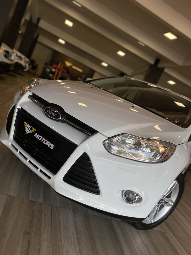 FOCUS 2.0 SE HATCH 16V FLEX 4P AUTO - 2015 - CAXIAS DO SUL