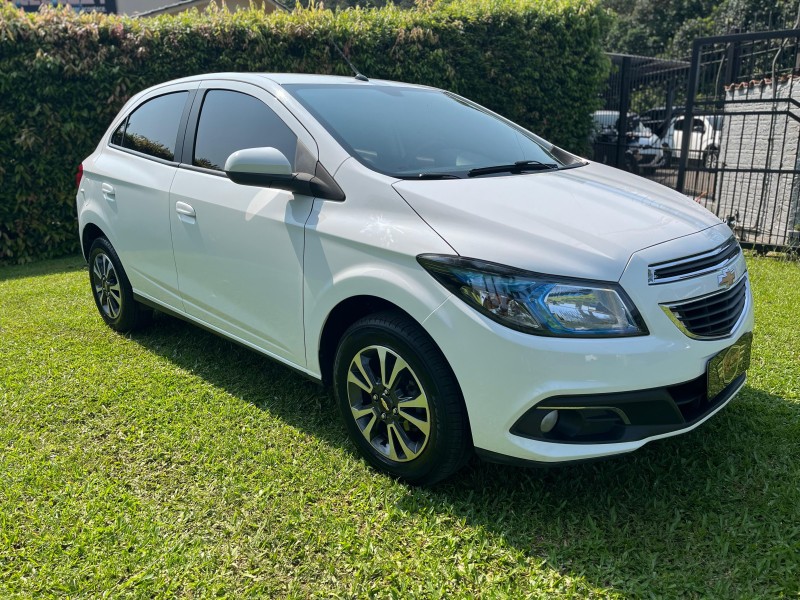 ONIX 1.4 MPFI LTZ 8V FLEX 4P MANUAL - 2015 - BOM PRINCíPIO