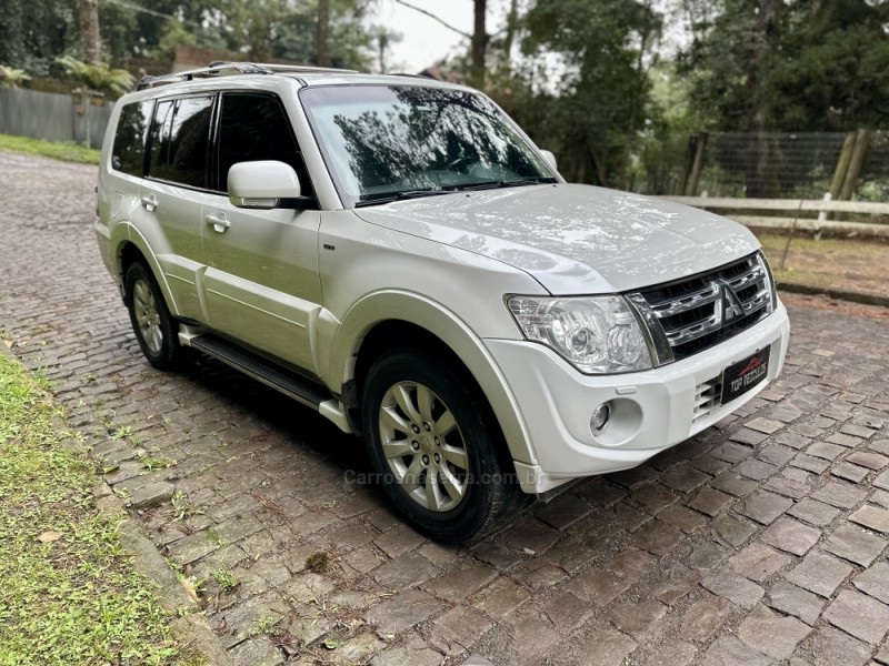 PAJERO FULL 3.2 HPE 4X4 16V TURBO INTERCOOLER DIESEL 4P AUTOMÁTICO - 2013 - CANELA