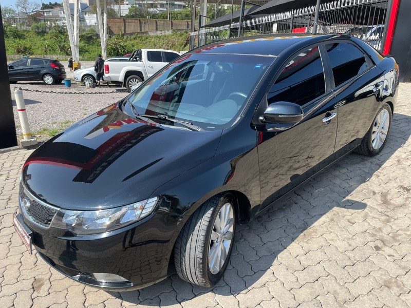 CERATO 1.6 SX3 16V GASOLINA 4P MANUAL - 2012 - CAXIAS DO SUL