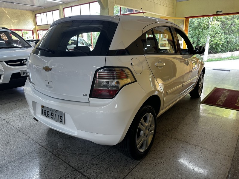 AGILE 1.4 MPFI LTZ 8V FLEX 4P MANUAL - 2011 - NOVA PETRóPOLIS