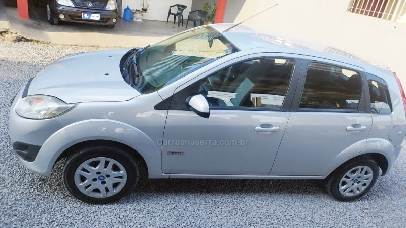 FIESTA 1.6 MPI CLASS HATCH 8V FLEX 4P MANUAL - 2011 - FARROUPILHA