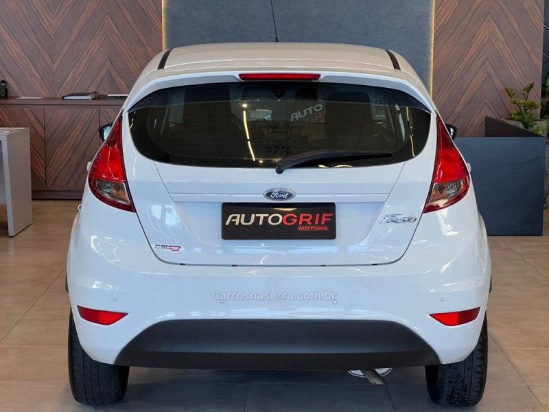 FIESTA 1.5 SE HATCH 16V FLEX 4P MANUAL - 2015 - CAMPO BOM