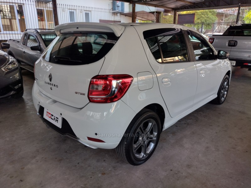 SANDERO 1.6 GT LINE LIMITED FLEX 4P MANUAL - 2018 - GARIBALDI