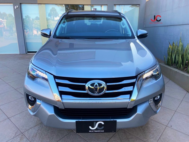 HILUX SW4 2.8 SRX 4X4 7 LUGARES 16V TURBO INTERCOOLER DIESEL 4P AUTOMÁTICO