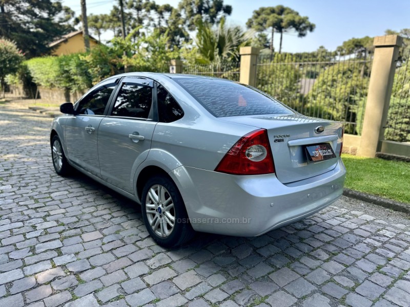 FOCUS 2.0 GLX SEDAN 16V GASOLINA 4P MANUAL - 2013 - CANELA