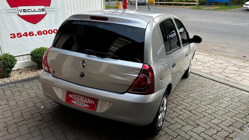 CLIO 1.0 16V FLEX 4P MANUAL - 2014 - TRêS COROAS