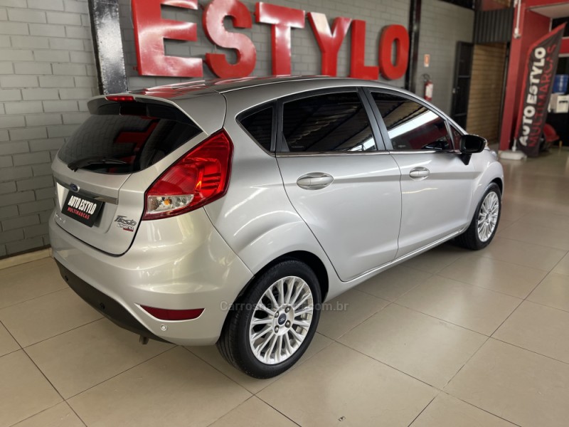 FIESTA 1.6 TITANIUM HATCH 16V FLEX 4P AUTOMÁTICO - 2014 - ESTâNCIA VELHA