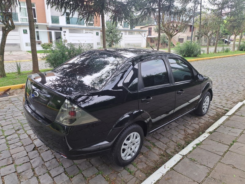 FIESTA 1.6 MPI CLASS SEDAN 8V FLEX 4P MANUAL - 2013 - FARROUPILHA