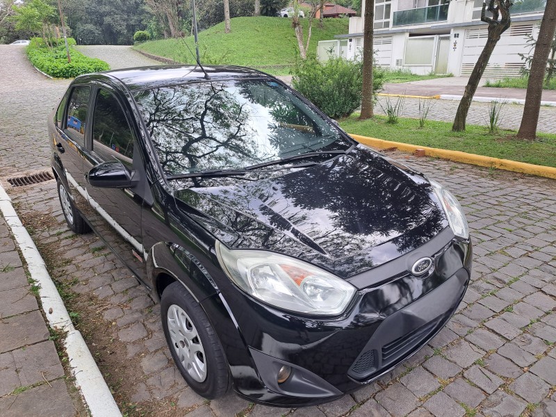 FIESTA 1.6 MPI CLASS SEDAN 8V FLEX 4P MANUAL - 2013 - FARROUPILHA