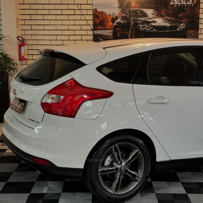 FOCUS 2.0 SE PLUS 16V FLEX 4P AUTOMÁTICO - 2014 - NOVO HAMBURGO