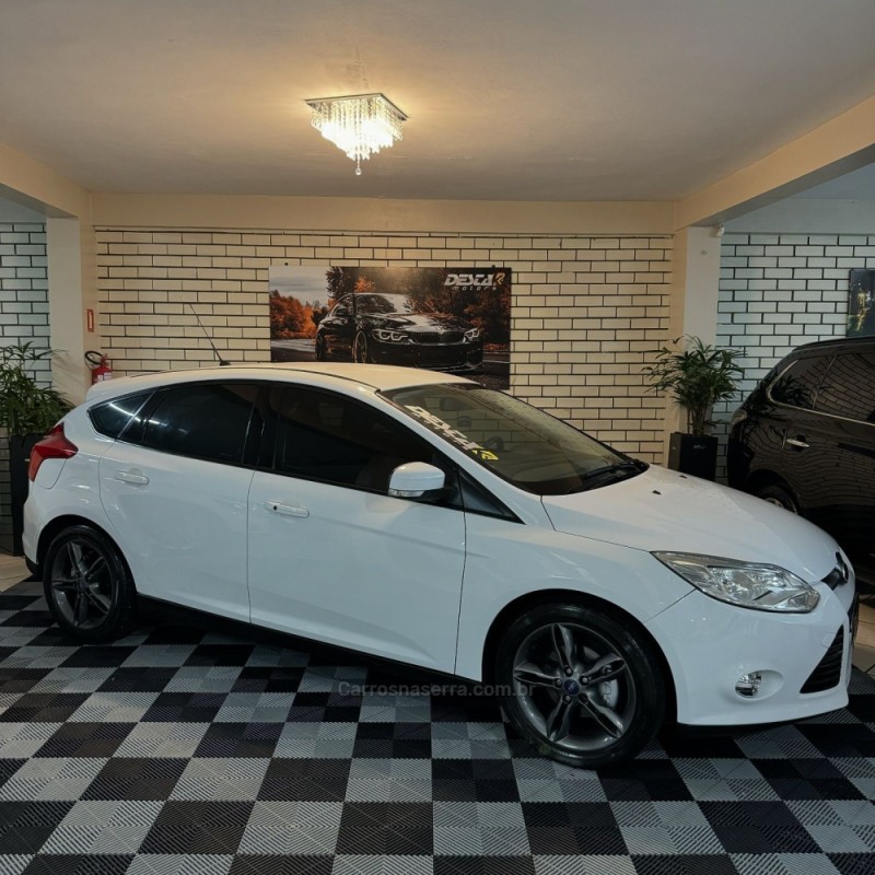 FOCUS 2.0 SE PLUS 16V FLEX 4P AUTOMÁTICO - 2014 - NOVO HAMBURGO