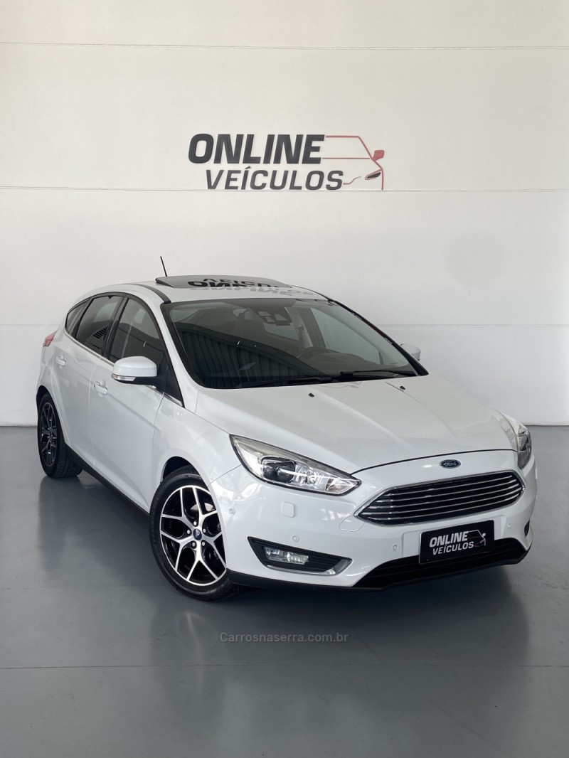 FOCUS 2.0 TITANIUM PLUS FASTBACK 16V FLEX 4P AUTOMÁTICO - 2017 - FARROUPILHA