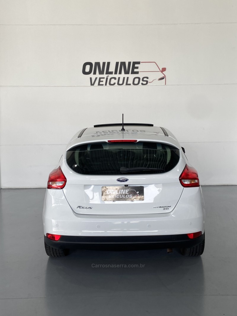 FOCUS 2.0 TITANIUM PLUS FASTBACK 16V FLEX 4P AUTOMÁTICO - 2017 - FARROUPILHA