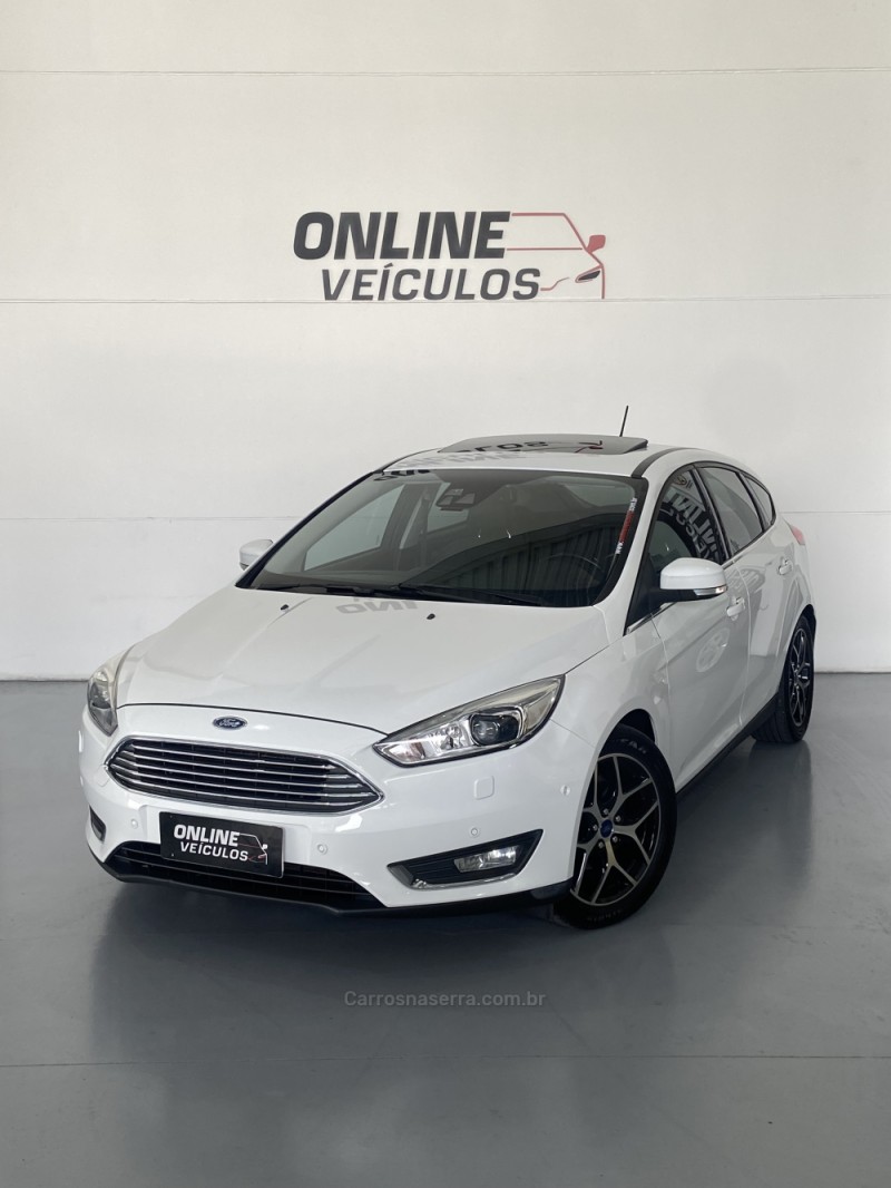 FOCUS 2.0 TITANIUM PLUS FASTBACK 16V FLEX 4P AUTOMÁTICO - 2017 - FARROUPILHA