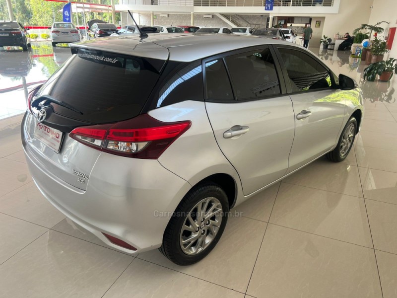 YARIS 1.5 XS 16V FLEX 4P AUTOMÁTICO - 2023 - LAJEADO