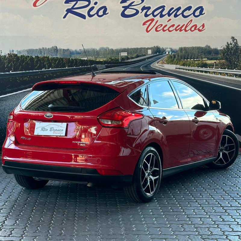 FOCUS 2.0 TITANIUM PLUS FASTBACK 16V FLEX 4P AUTOMÁTICO - 2017 - CAXIAS DO SUL