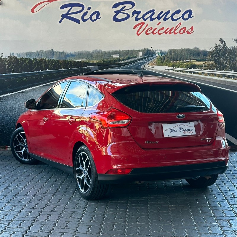 FOCUS 2.0 TITANIUM PLUS FASTBACK 16V FLEX 4P AUTOMÁTICO - 2017 - CAXIAS DO SUL