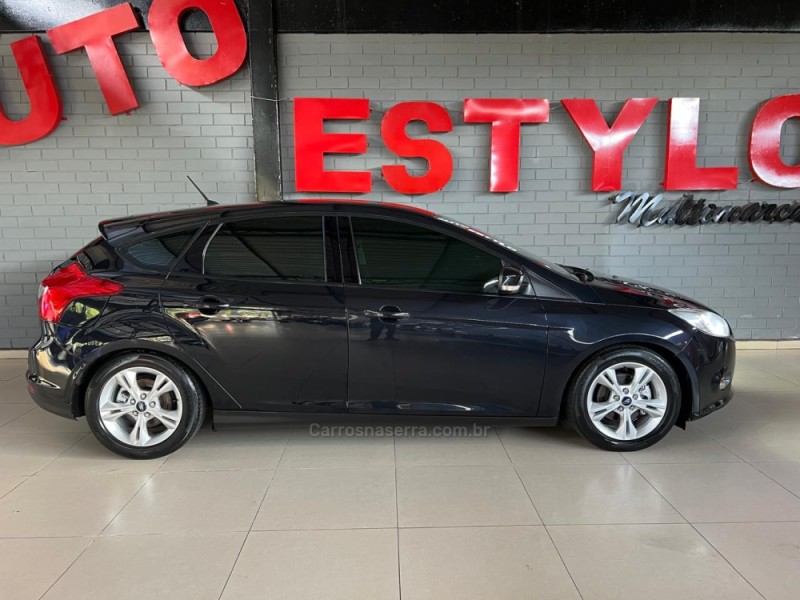 FOCUS 1.6 SE 16V FLEX 4P AUTOMÁTICO - 2014 - ESTâNCIA VELHA