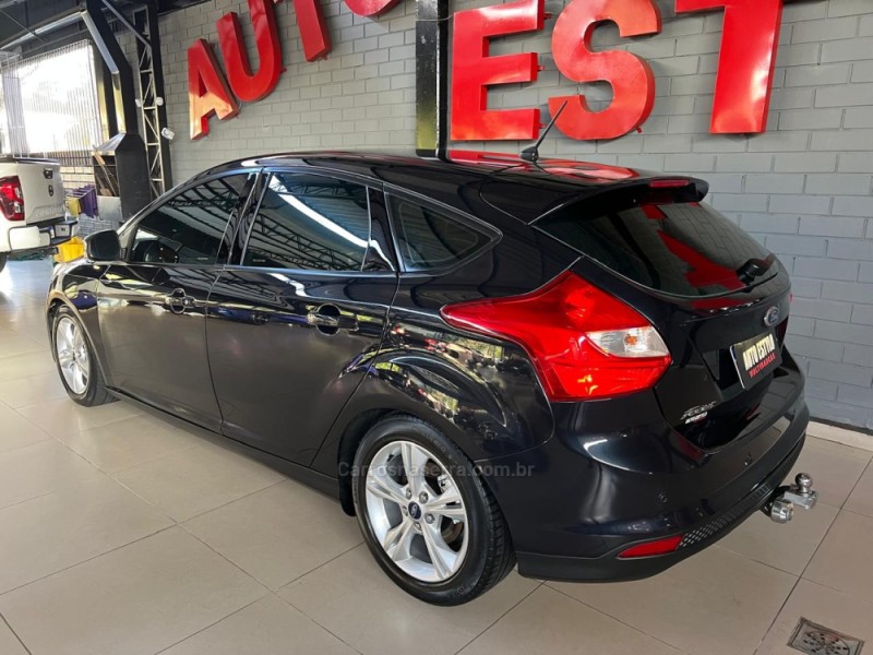 FOCUS 1.6 SE 16V FLEX 4P AUTOMÁTICO - 2014 - ESTâNCIA VELHA