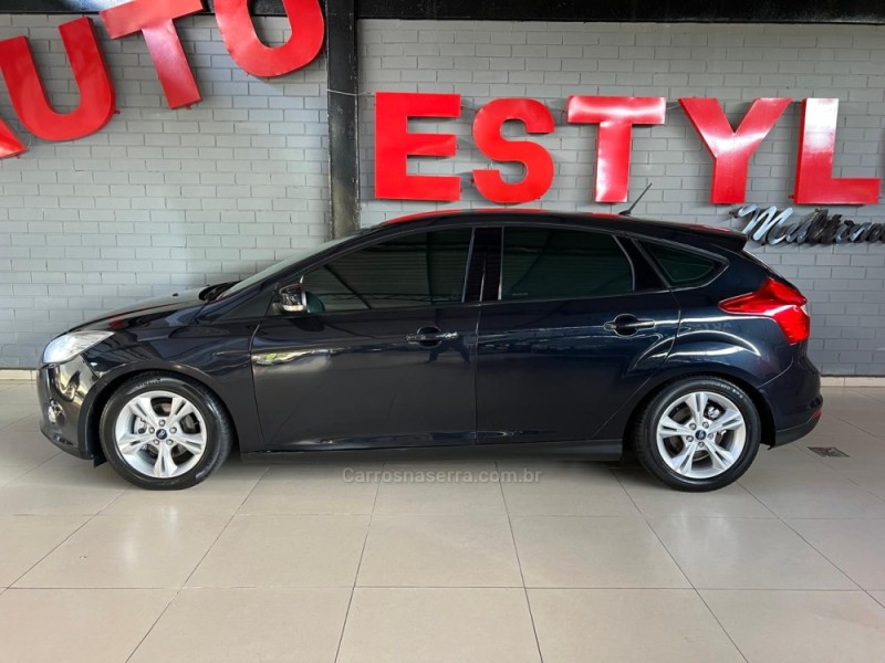 FOCUS 1.6 SE 16V FLEX 4P AUTOMÁTICO - 2014 - ESTâNCIA VELHA