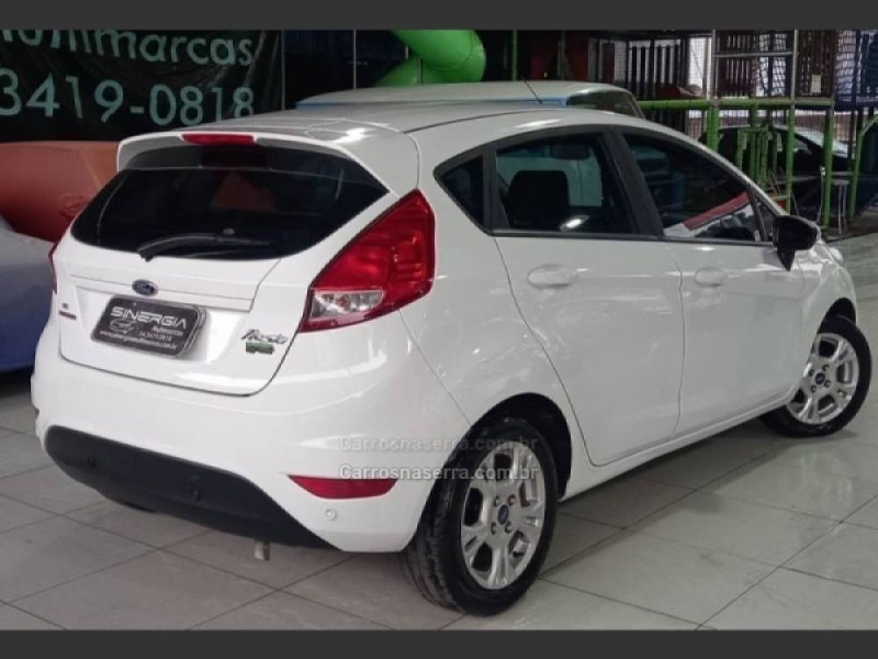 FIESTA 1.6 SE HATCH PLUS 16V FLEX 4P MANUAL - 2018 - CAXIAS DO SUL