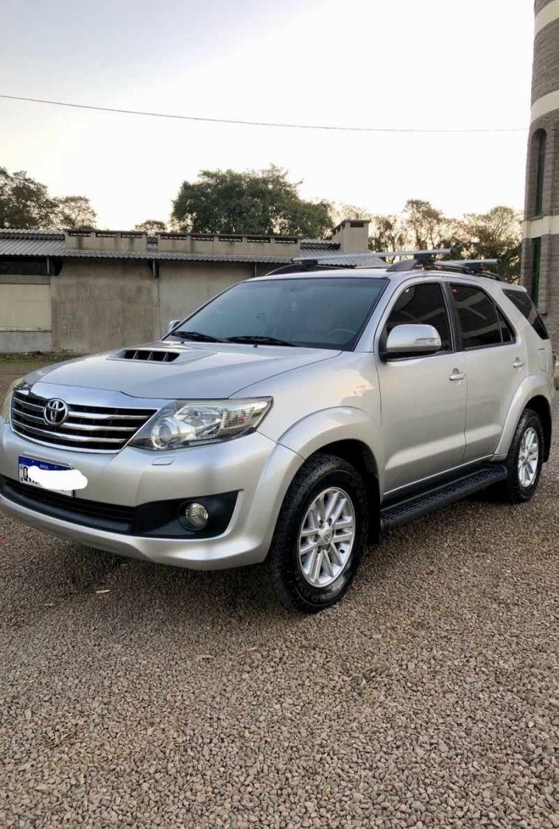 hilux sw4 3.0 srv 4x4 7 lugares 16v turbo intercooler diesel 4p automatico 2014 nova prata