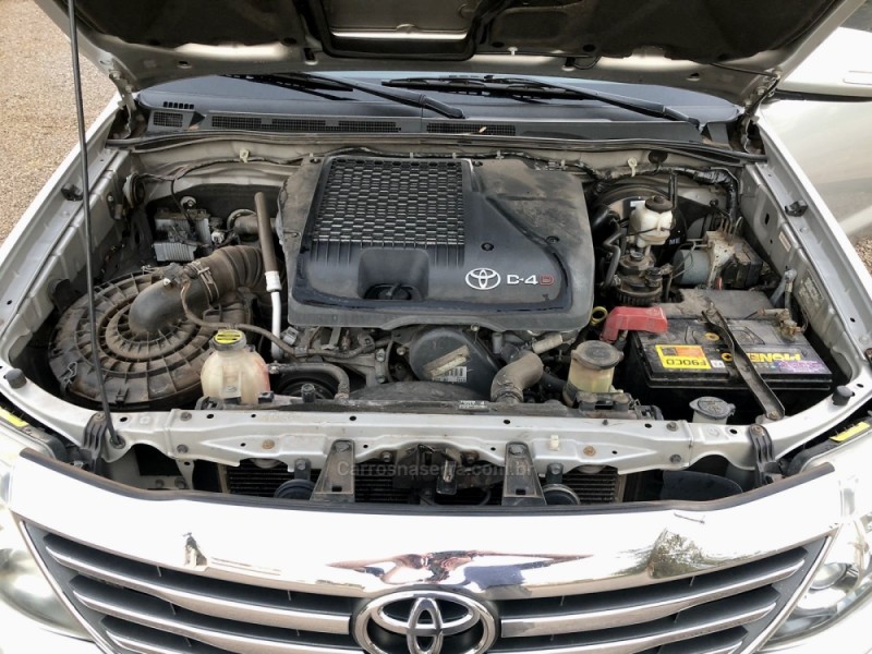 HILUX SW4 3.0 SRV 4X4 7 LUGARES 16V TURBO INTERCOOLER DIESEL 4P AUTOMÁTICO - 2014 - NOVA PRATA