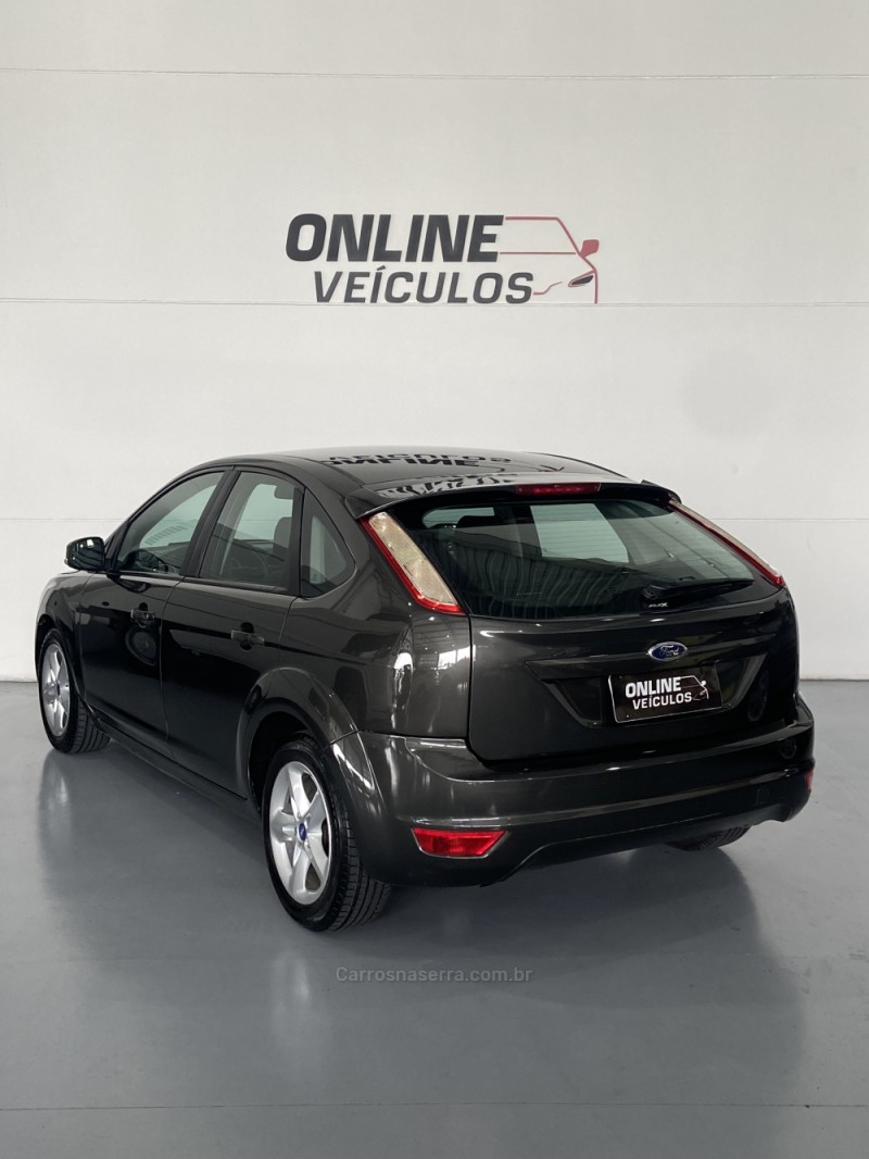 FOCUS 1.6 GLX 16V FLEX 4P MANUAL - 2013 - FARROUPILHA