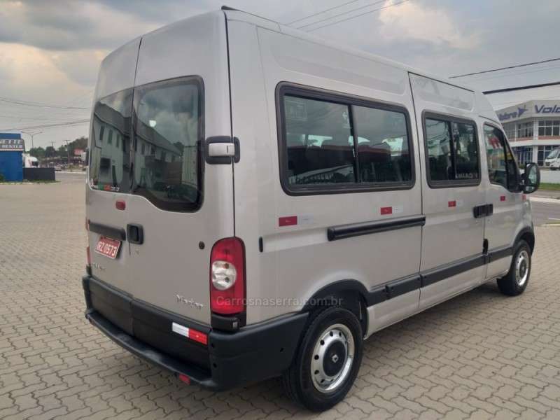 MASTER 2.5 DCI MINIBUS L2H2 16 LUGARES 16V DIESEL 3P MANUAL - 2011 - CAXIAS DO SUL